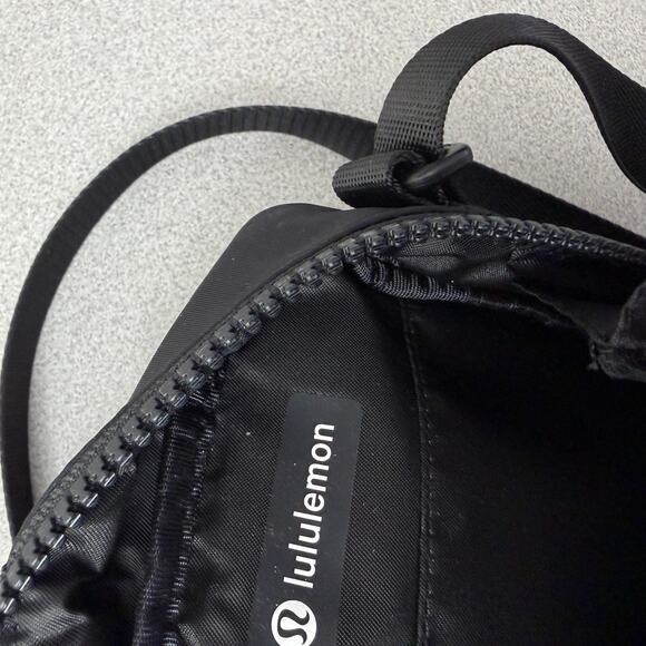 Lululemon Easy Access Crossbody Bag Black Purse Zip Pocket Adjustable Strap - Picture 7 of 10